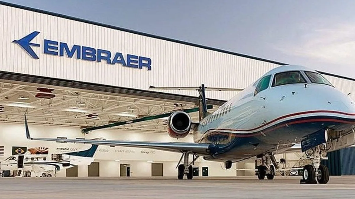 Embraer tem trimestre recorde e eleva projeções para 2026
