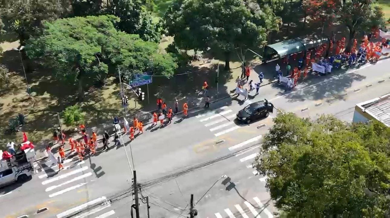 Passeata da URBAM tem baixa adesão e não impacta rotina da cidade